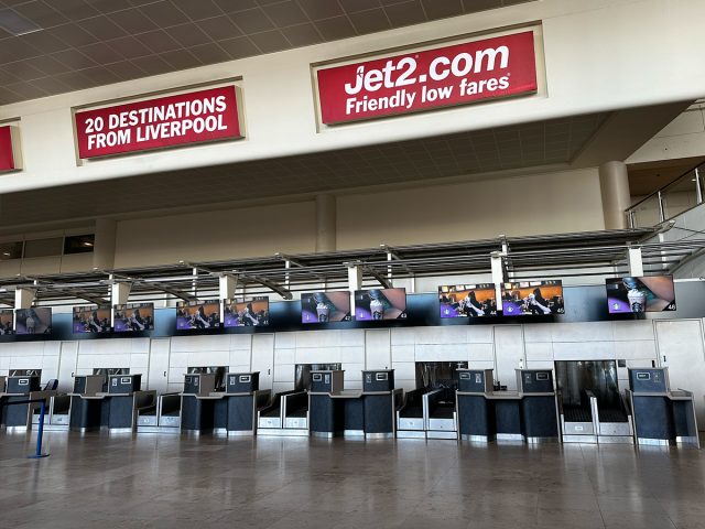 I-S-Solutions-UK-Liverpool-Airport-Jet2-Check-In-Desks2-640x480.jpg